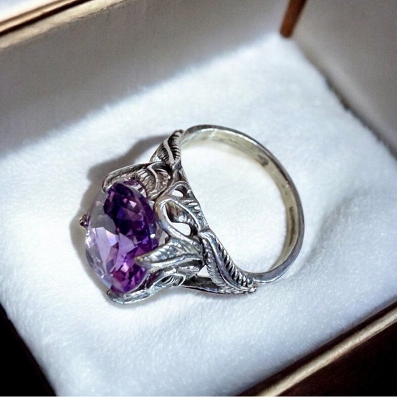 Estate 6ct Color-Changing Amethyst Sterling Silver Ring (8) - Picture 6 of 7